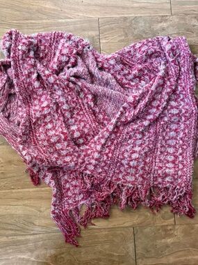 Pink Textured Knit Throw with Fringe - Unbranded